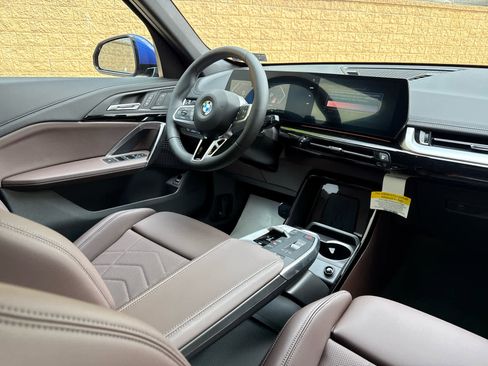 Used 2025 BMW X1 xDrive28i w/ M Sport Package image 9
