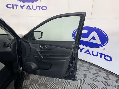 Used 2020 Nissan Rogue SV w/ Premium Package FWD image 37
