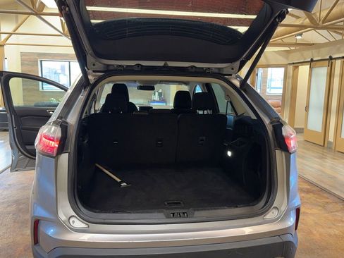 Used 2024 Ford Edge SEL w/ Cold Weather Package image 17