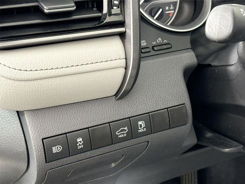 Certified 2022 Toyota Camry XLE image 15