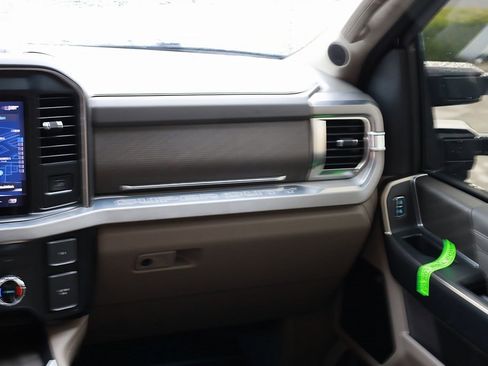 Used 2025 Ford F350 Platinum w/ Platinum Plus Package image 25