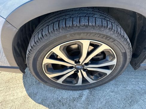 Used 2019 Subaru Forester Limited AWD/4WD image 6