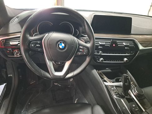 Used 2018 BMW 530i xDrive AWD/4WD image 17