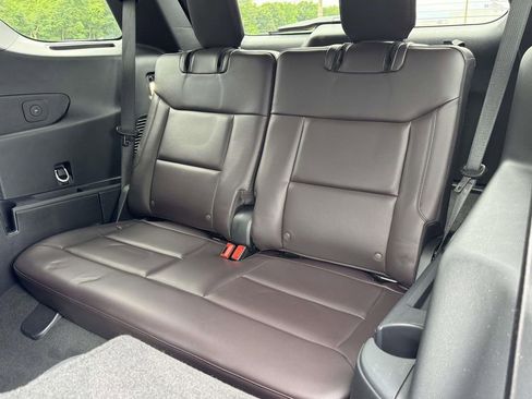 Used 2026 Ford Explorer Platinum w/ LUX Leather Package AWD/4WD image 17
