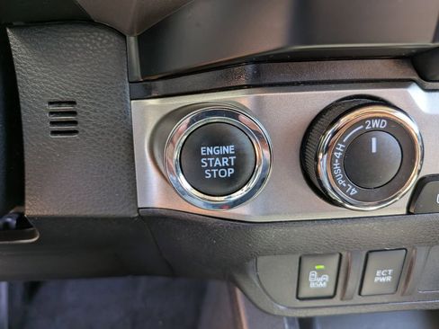 Used 2023 Toyota Tacoma SR5 w/ Technology Package AWD/4WD image 26