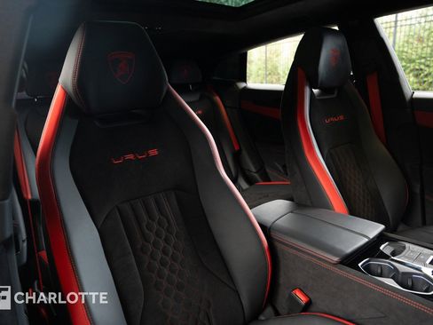 Used 2024 Lamborghini Urus S image 32