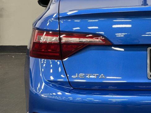 Used 2022 Volkswagen Jetta Sport image 13