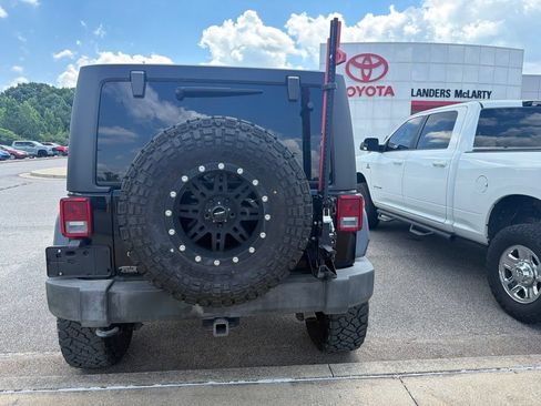 Used 2015 Jeep Wrangler Unlimited Sport w/ Quick Order Package 24S AWD/4WD image 8