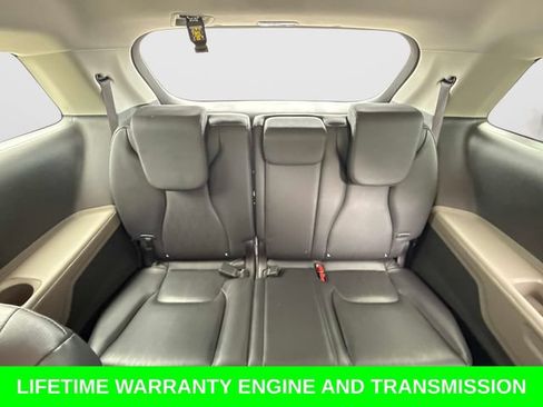 Used 2025 Kia Carnival FWD image 19