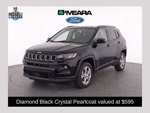 Used 2024 Jeep Compass Latitude AWD/4WD image 1
