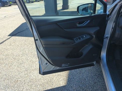 Used 2025 Subaru Ascent Limited image 12