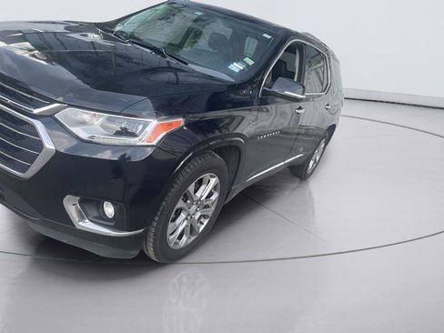 Used 2018 Chevrolet Traverse Premier w/ Driver Confidence II Package FWD image 1