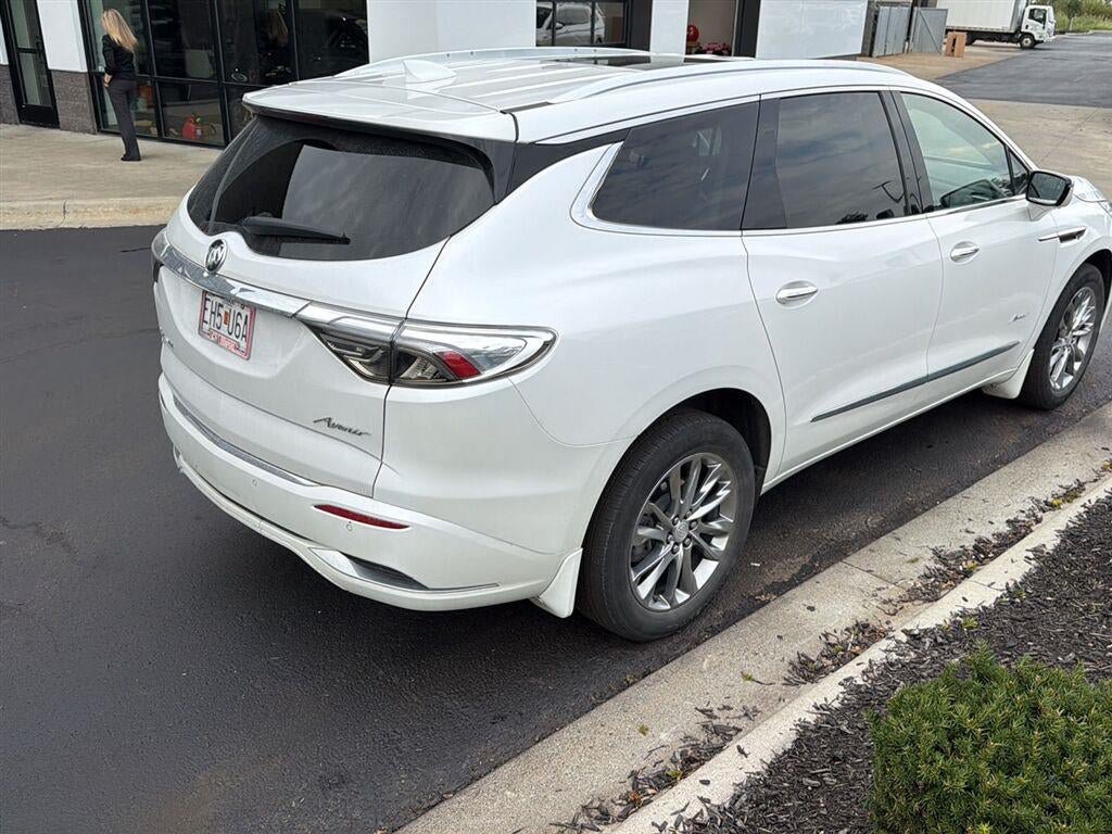 Used 2022 Buick Enclave Avenir w/ Avenir Technology Package AWD/4WD image 30