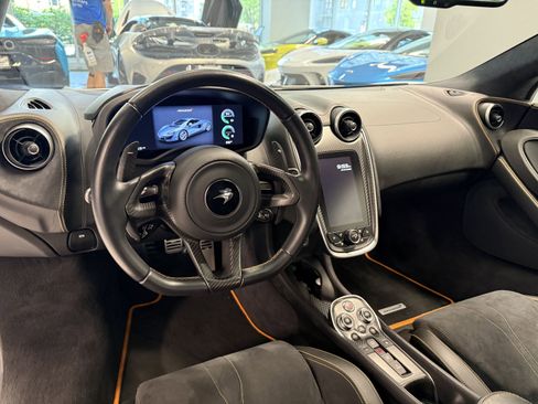 Used 2019 McLaren 570S Coupe RWD image 11