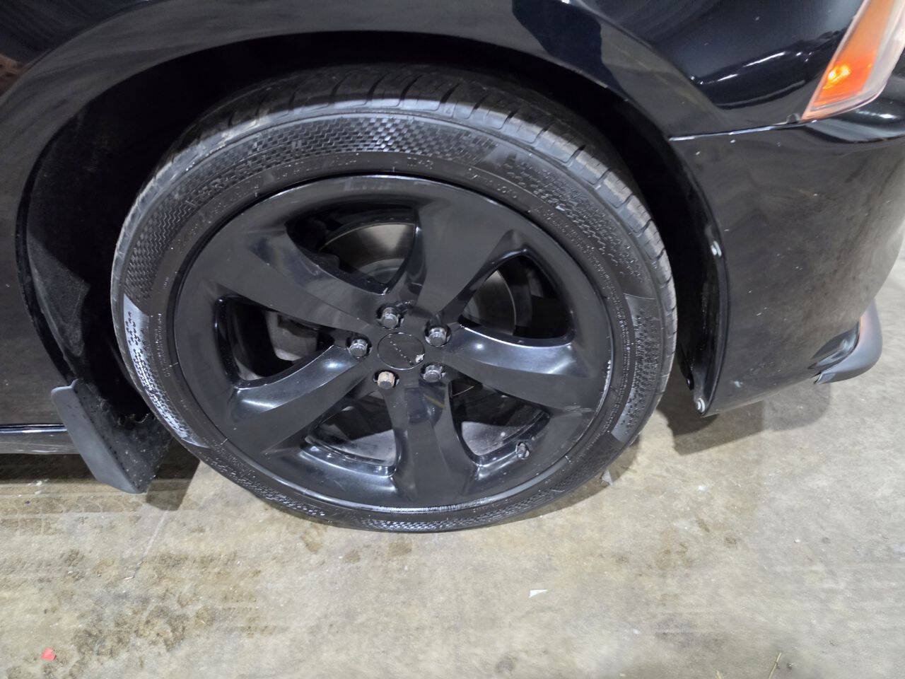 Used 2014 Dodge Charger SXT w/ Blacktop Package RWD image 21