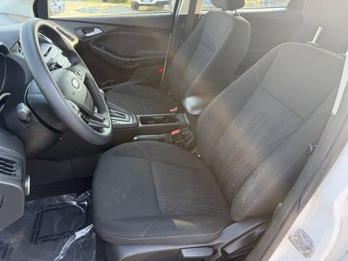 Used 2016 Ford Focus SE FWD image 21
