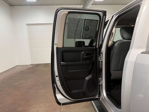 Used 2017 RAM 1500 Express RWD image 49
