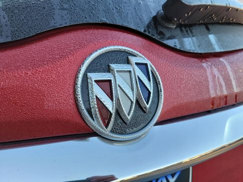 Used 2024 Buick Enclave Premium image 11