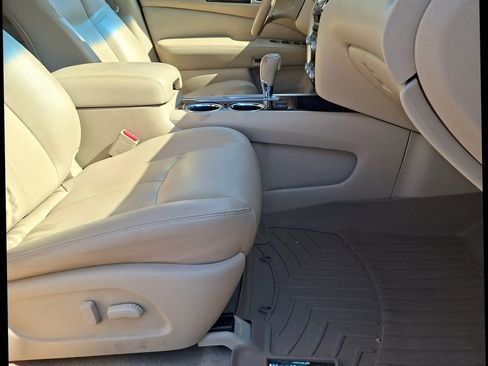 Used 2015 Nissan Pathfinder SL w/ SL Premium Package image 12