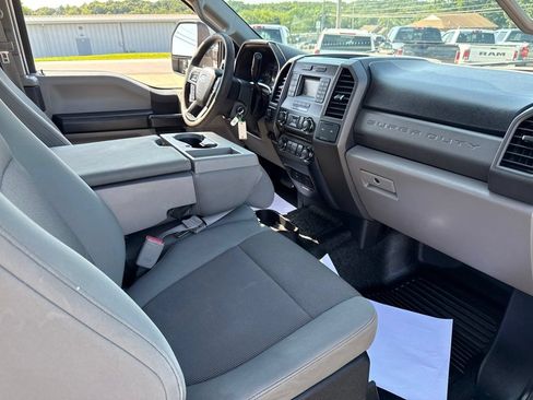 Used 2017 Ford F250 XL w/ Power Equipment Group AWD/4WD image 31