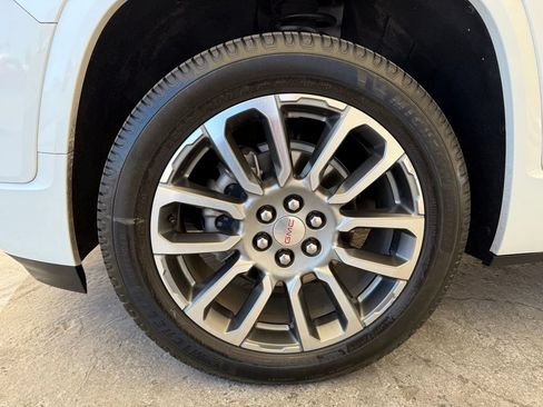 Used 2021 GMC Acadia Denali w/ Denali Technology Package FWD image 7