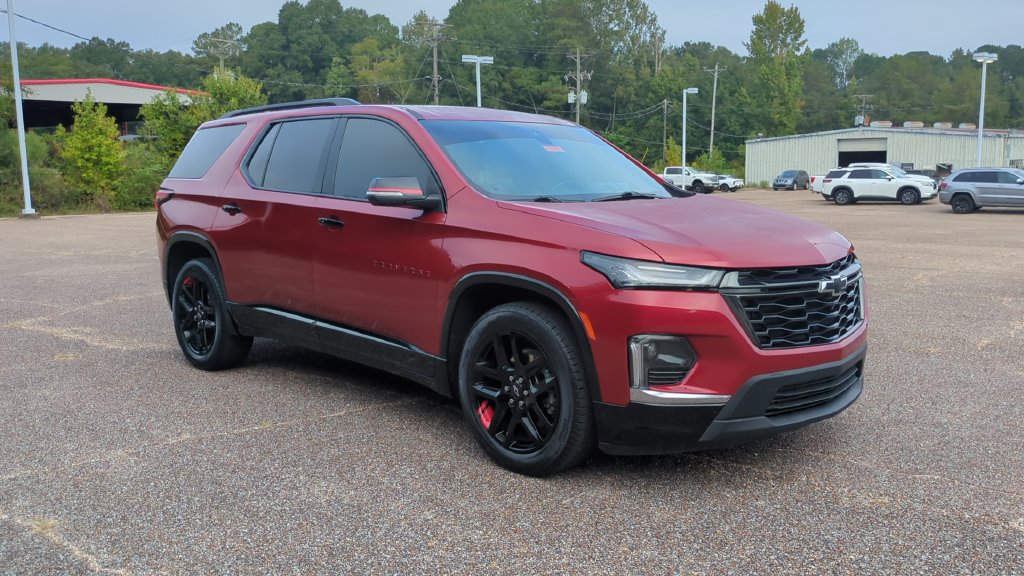 Used 2022 Chevrolet Traverse Premier w/ Redline Edition FWD image 3