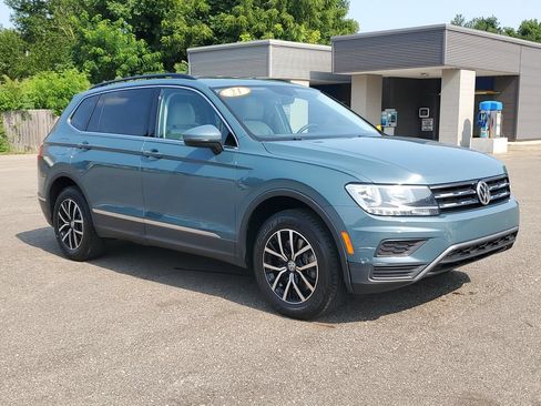 Used 2021 Volkswagen Tiguan SE AWD/4WD image 3