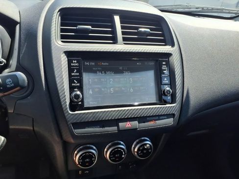 Used 2025 Mitsubishi Outlander Sport LE AWD/4WD image 21