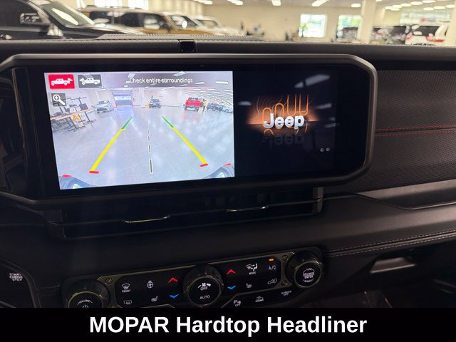 Used 2024 Jeep Gladiator Rubicon AWD/4WD image 20
