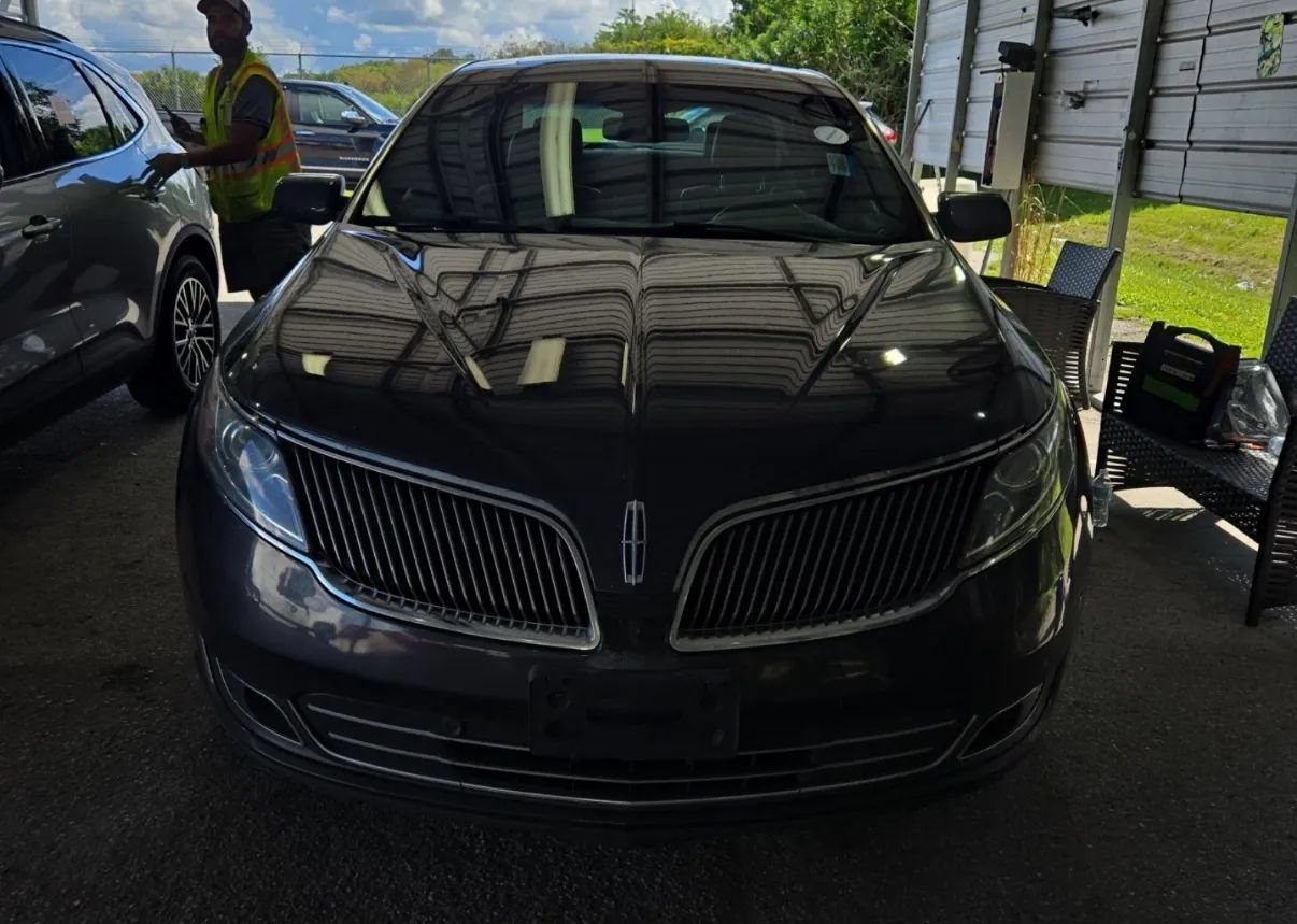 Used 2014 Lincoln MKS AWD w/ Equipment Group 201A image 2