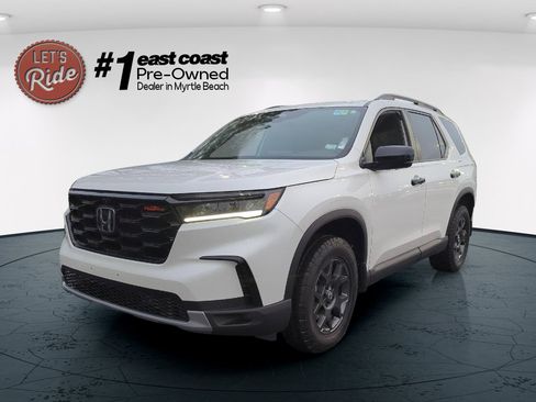 Certified 2024 Honda Pilot TrailSport image 1