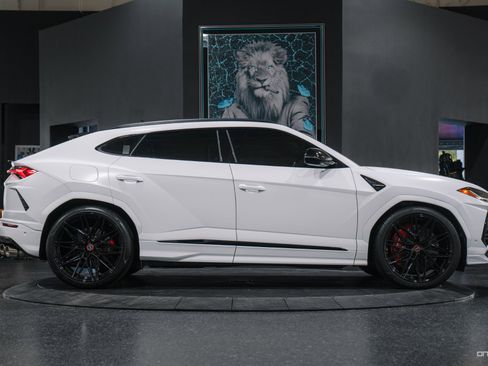 Used 2019 Lamborghini Urus image 16