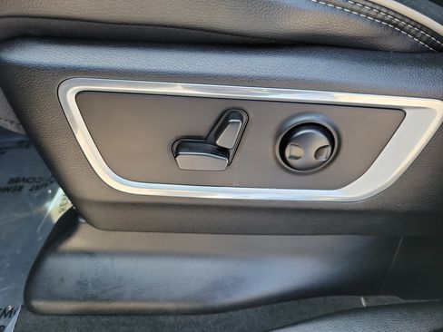 Used 2022 RAM 1500 Laramie AWD/4WD image 13