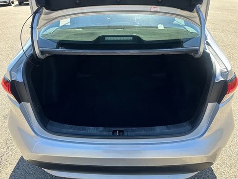 Used 2021 Toyota Corolla LE FWD image 15