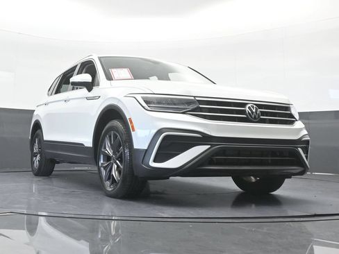 Used 2023 Volkswagen Tiguan SE FWD image 64