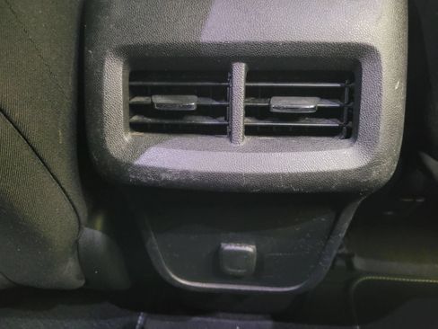 Used 2018 Chevrolet Equinox LT FWD image 29