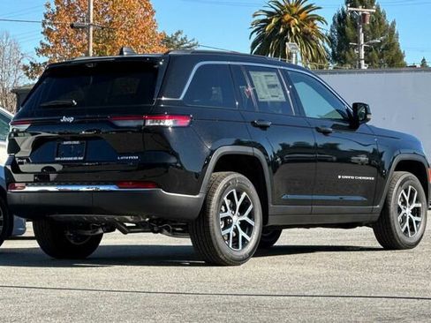 New 2025 Jeep Grand Cherokee Limited w/ Luxury Tech Group II AWD/4WD image 4