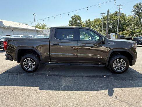 Used 2024 GMC Sierra 1500 AT4 w/ AT4 Preferred Package AWD/4WD image 6