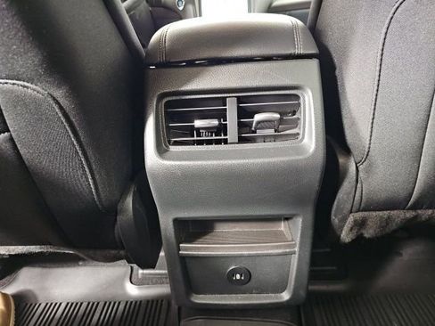 Used 2024 Ford Edge SE w/ Black Appearance Package image 14