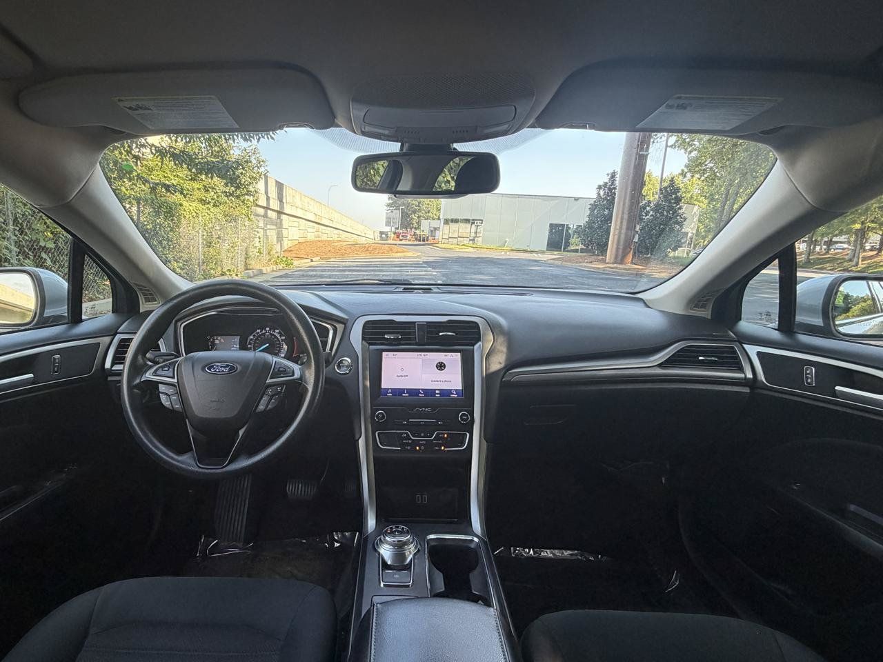 Used 2020 Ford Fusion SE FWD image 19