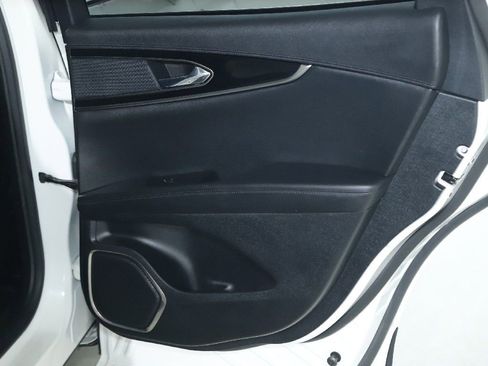 Certified 2023 Lincoln Nautilus Reserve image 32