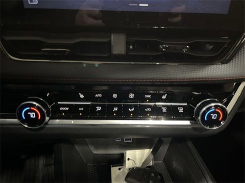 Used 2025 Chevrolet Equinox RS w/ Safety and Technology Package image 21