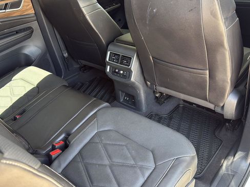 Used 2024 Volkswagen Atlas SE FWD image 38