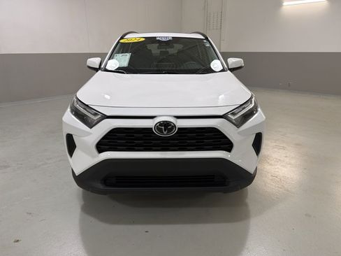 Used 2024 Toyota RAV4 XLE w/ Convenience Package FWD image 2