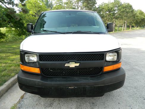 Used 2014 Chevrolet Express 3500 LS w/ Cold Climate Package RWD image 2
