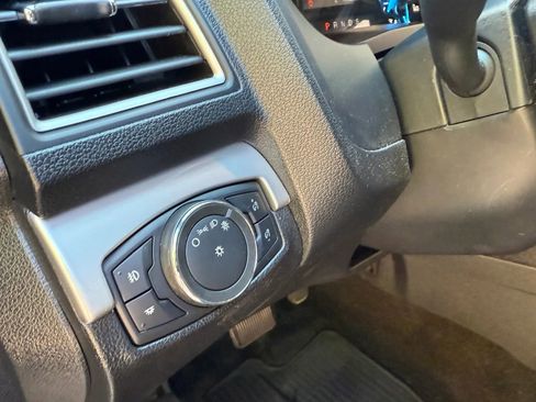 Used 2017 Ford Explorer XLT image 19