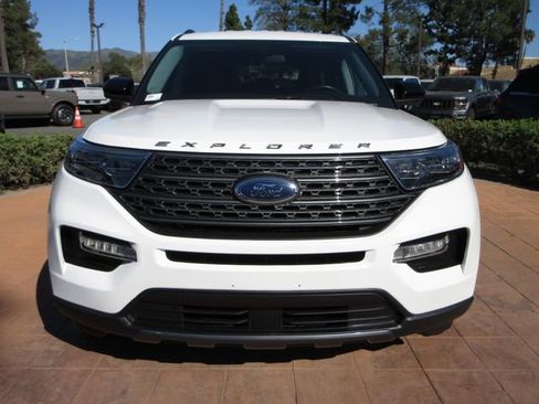 Certified 2022 Ford Explorer XLT w/ Equipment Group 202A image 7