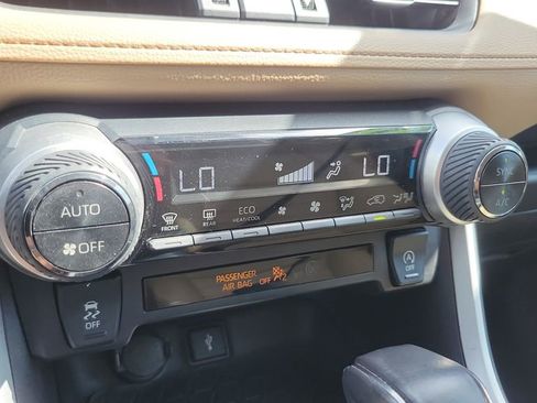Used 2021 Toyota RAV4 XLE Premium FWD image 18