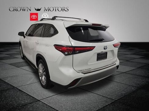 Used 2023 Toyota Highlander Platinum AWD/4WD image 4