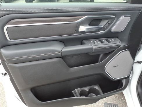 New 2026 RAM 1500 Laramie AWD/4WD image 9